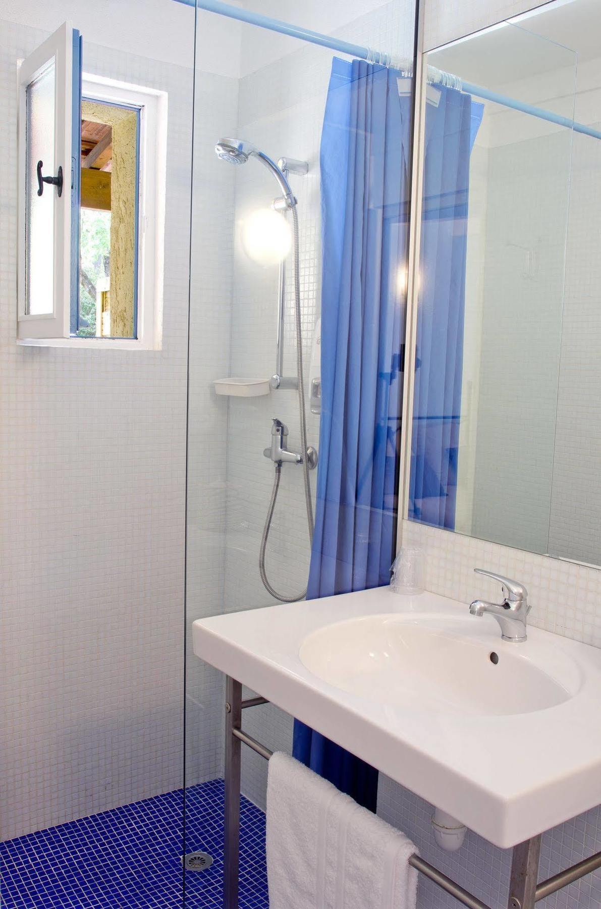 Hotel Lou Valen Le Val Esterno foto